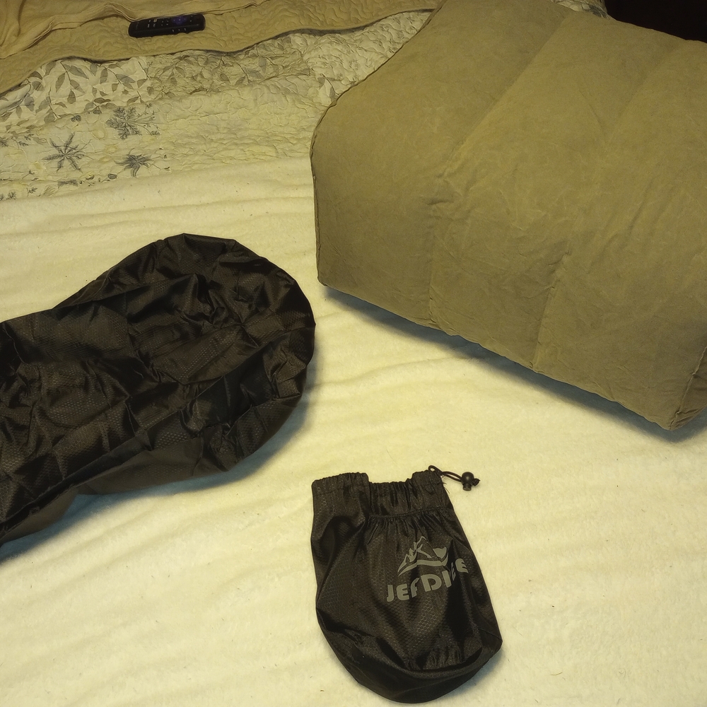 JefDiee Travel Pillow Set